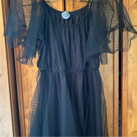 ARULA Black Mesh Overlay Dress - Picture 4 of 6